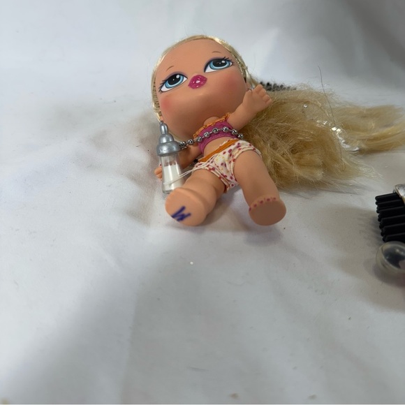 Vintage 2004 Bratz Babyz Hair Flair Cloe Doll - Picture 4 of 4